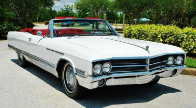 Un Buick Electra 225 din 1965 își caută o nouă casă aici în Moldova - Photo