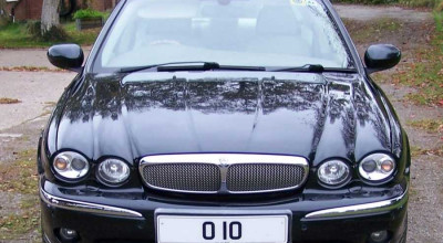 Aceste plăcuțe de înmatriculare tocmai s-au vândut la preț de Porsche Taycan Turbo! Ce le face speciale? - Photo