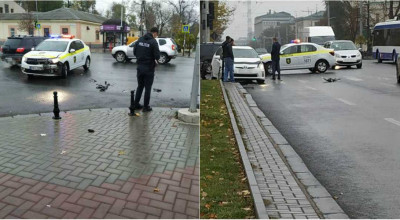 (FOTO) Un vehicul al Poliției și o Toyota Prius s-au tamponat violent pe bd. Ștefan cel Mare și Sfânt - Photo