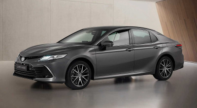 Toyota a prezentat Camry Hybrid facelift, cu mici modificări de design și un pachet mai larg de tehnologii de siguranță - Photo