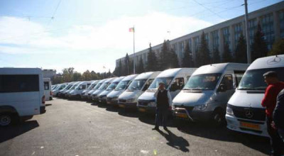 Transportatorii se alătură agricultorilor pentru a protesta împreună în fața Parlamentului - Photo