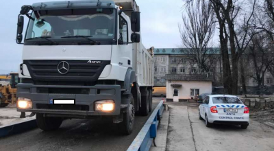 34 de șoferi au rămas fără plăcuțe de înmatriculare după ce au fost verificați de ANTA - Photo