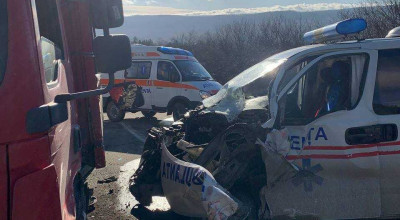 Accident grav la Călărași. O ambulanță a intrat într-un camion! Patru persoane au fost spitalizate - Photo