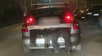 (VIDEO) Șoferiță din Buzău, amendată pentru că și-a cărat soțul băut, dar și un amic al acestuia în portbagaj - Photo