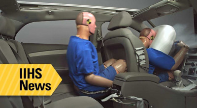 Acest VIDEO îți va demonstra de ce trebuie să cuplezi centura de siguranță chiar și în spate! - Photo