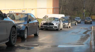 (VIDEO) Roți tăiate pentru parcare neregulamentară! Peste 15 mașini au avut de suferit în această noapte - Photo