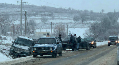 Skoda Superb 4x4 a reușit să scoată din șanț un Mercedes-Benz Vito! - Photo