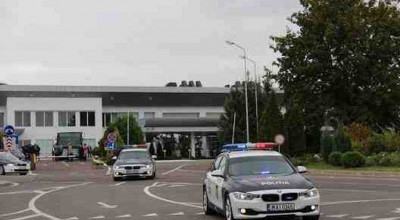 BMW, Mitsubishi sau Lada: Poliția scoate la vânzare 33 de vehicule, iar prețurile pornesc de la 5.700 de lei - Photo