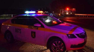 Un taximetrist și o tânără fără permis de conducere, prinși băuți la volan în Chișinău - Photo