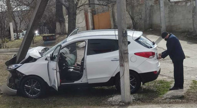 (VIDEO) Șoferul unui Hyundai s-a izbit violent într-un stâlp de pe str. Vadul lui Vodă! - Photo