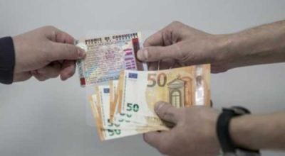 Trei examene pentru obţinerea permisului la preț de 550 de euro fiecare! CNA a reținut un angajat al unei şcoli auto din Bălţi - Photo