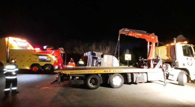 O autocisternă cu gaz din Republica Moldova s-a răsturnat lângă Huşi! Specialiştii au lucrat la faţa locului toată noaptea - Photo