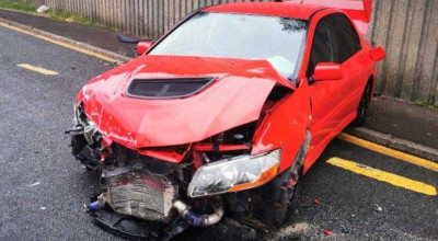 Noroc urmat de ghinion pentru un britanic! A distrus un Mitsubishi Lancer Evo IX, la doar o zi după ce l-a câștigat la loterie - Photo