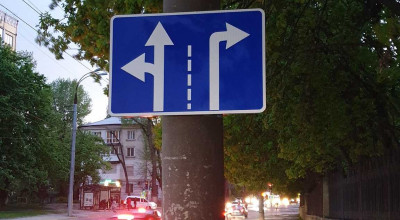 Un nou semn de circulație instalat pe str. Vasile Lupu amenință cu ambuteiaje kilometrice - Photo