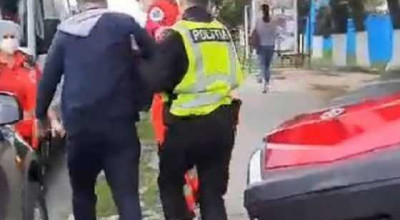 Șofer la un pas de a face accident vascular cerebral la volan. Un echipaj INSP i-a salvat viața - Photo