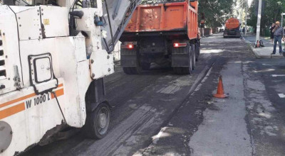 Lucrările de reparație a carosabilului de pe strada V. Belinski continuă - Photo