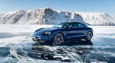 Noul Porsche Taycan va putea fi parcat doar cu ajutorul unui smartphone! - Photo