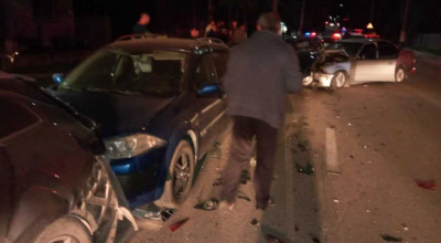 Șoferul unui BMW este căutat de poliție după ce a lovit patru mașini pe o stradă din Bălți - Photo