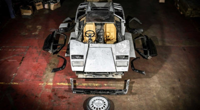 A fost scos la licitație un Lamborghini Countach dezmembrat, care s-ar vinde cu un preț foarte accesibil! - Photo