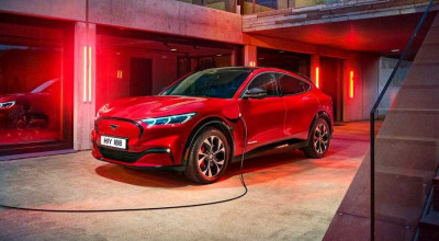 Recall pentru Mustang Mach-E, din cauza parbrizelor și plafoanelor panoramice care se pot desprinde din mers - Photo