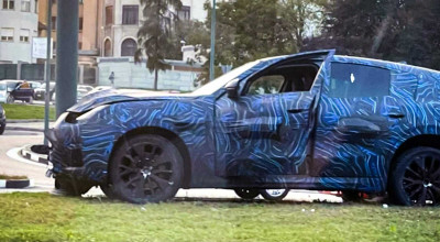 Prototipul crossoverului Maserati Grecale a fost grav avariat în urma unui accident rutier - Photo