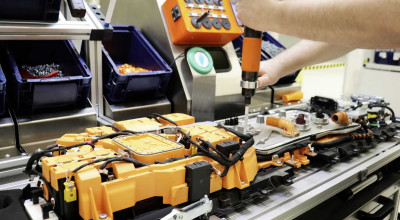 Mercedes-Benz va construi motoare electrice de înaltă performanță la cea mai veche fabrică a sa - Photo