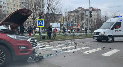 Accident cumplit în sectorul Ciocana al capitalei! Două minore au fost spitalizate - Photo