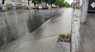 Primăria obligată să achite 150 mii de lei despăgubiri unui șofer care a ajuns cu roata într-o gură de canalizare - Photo