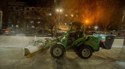 Serviciile municipale au intervenit pe timp de noapte pentru a preveni poleiul format - Photo