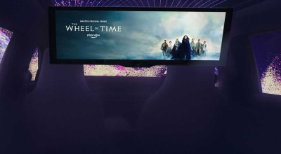 Theatre Screen, un display 8K de 31 de inch pe care BMW l-a gândit pentru pasagerii din spate - Photo