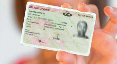 Mii de șoferi din Africa de Sud nu-și pot perfecta permisele de conducere. Unica imprimantă care le produce s-a stricat - Photo