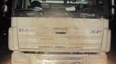 Un șofer din Moldova a rămas fără camion, după ce poliția de frontieră din Ucraina a depistat lipsa VIN-codului - Photo