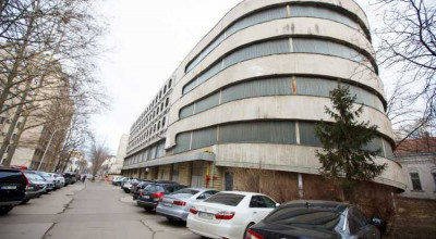 Șoferii pot deja să-și închirieze un loc de parcare în garajul Parlamentului! Află care este plata lunară - Photo