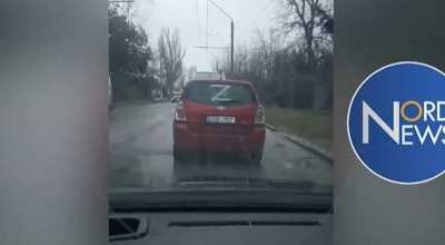 (VIDEO) Mașină civilă cu Z-ul rusesc surprinsă pe străzile din Bălți! Un taximetrist a luat atitudine - Photo