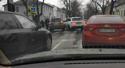 Oamenii legii au reținut un tânăr care fura placuțele de înmatriculare a refugiaților din Ucraina! - Photo