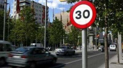 Vom avea limită de viteză de 30 km/h în centrul capitalei? Activiștii civici au creat o petiție! - Photo