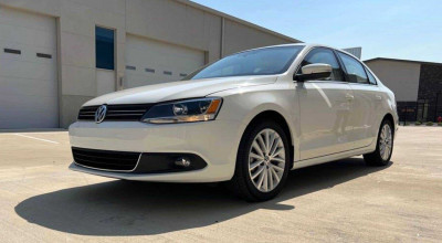 În SUA a fost scoasă la vânzare poate unica Jetta blindată, capabilă să reziste la foc de mitralieră! - Photo