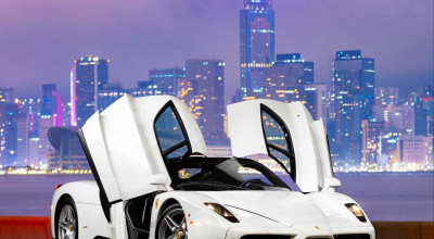 A fost scos la licitație unicul în lume Ferrari Enzo finisat în culoarea albă Bianco Avus! - Photo