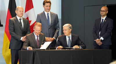 Mercedes și Volkswagen au semnat un acord cu Canada pentru a primi acces la materii prime pentru baterii - Photo
