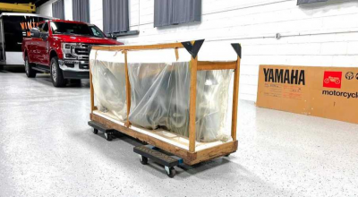 A fost scos la vânzare un exemplar Yamaha SR500 păstrat dimp de 41 de ani în pelicula și cutia din uzină! - Photo