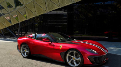 Italienii au prezentat Ferrari SP51, decapotabila realizată într-un singur exemplar - Photo