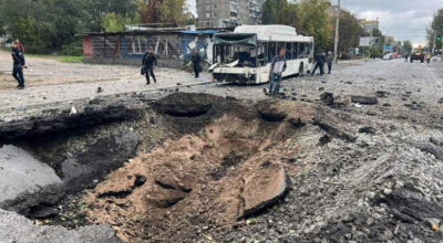 În Ucraina, un drum bombardat de rachetele rusești a fost reparat în mai puțin de o zi! - Photo