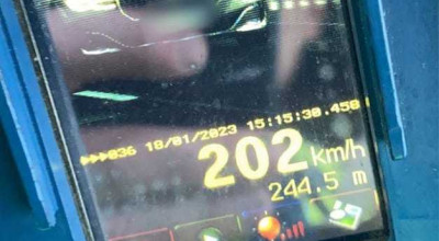 Viteza n-are limite! Un șofer a fost surprins cum își conducea BMW-ul cu 202 km/h - Photo