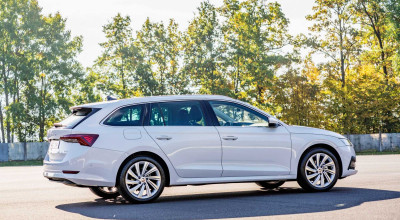 Skoda are motiv de sărbătoare! Octavia Combi împlinește 25 de ani de la lansare - Photo