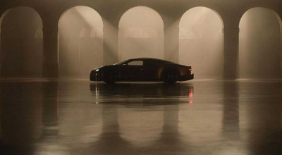 Bugatti publică prima imagine cu un nou exemplar Chiron, care a fost finisat în aur - Photo