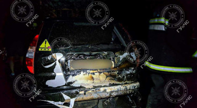 Incendiu la Tiraspol! Un Citroen a luat foc în curtea unui bloc de locuit - Photo