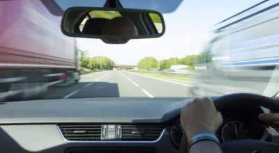 A fost înregistrat un nou proiect de lege, care ar permite circulația mașinilor cu volan pe dreapta și seara - Photo