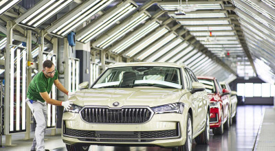 Noua generație Skoda Superb a intrat pe linia de asamblare. Producția are loc la uzina din Bratislava - Photo