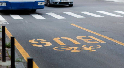 În capitală vor apărea mai multe benzi dedicate transportului public, pentru a fluidiza traficul rutier - Photo