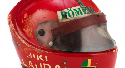 Casca pe care a purtat-o Niki Lauda în timpul accidentului de pe Nurburgring, a fost scoasă la licitație - Photo